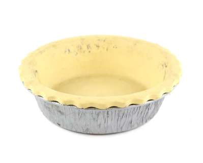 Chicken Run (2000) A prop pie from the Aardman animation classic. This prop is constructed of resin… | Ewbank’s