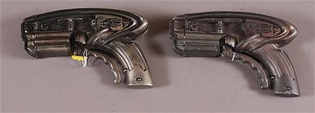 "CHRONICLES OF RIDDECK" - 2 NECROMONGER PROP PISTOLS | Apple Tree Auction Center