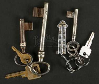 Mute - Lot 180 - Cactus Bill (Paul Rudd) and Leo‘s (Alexander Skarsgard) Keys