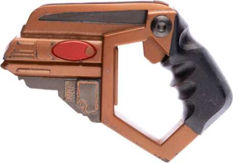 "Bajoran" Phaser from Star Trek: Deep Space Nine (Paramount, 1993-1999)....