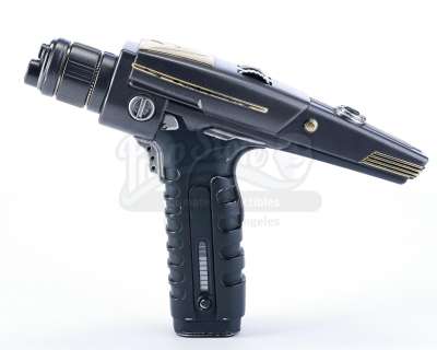 Star Trek: Discovery | Star Trek: Discovery/Star Trek: Short Treks - Hero Light-Up Starfleet Type II Hand Phaser | Propstore