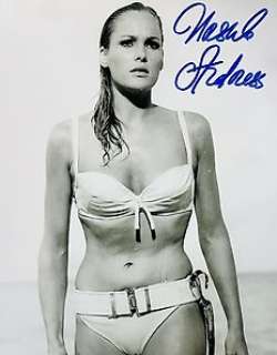James Bond 007: Dr. No | James Bond 007: Dr. No - Ursula Andress- Honey Ryder - signed with COA | Catawiki