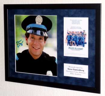 Police Academy - Steve Guttenberg (Carey Mahoney) Framed, signed + Certificate of Authenticity | Catawiki