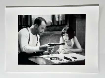 Leon (The Professional) 1994 - Jean Reno & Natalie Portman - Collector image - Collector Image - Size 42x30 cm - 100% new - Gallery Stamp - Never Exposed - Baryta - Flat shipped ! - No carton tube - Ready to Frame size A3 42x30 cm | Catawiki