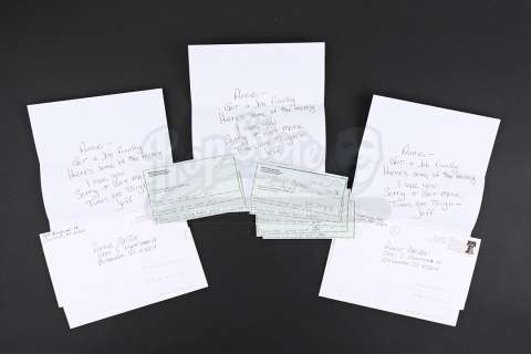 BRIDESMAIDS - Annie‘s (Kristen Wiig) Checks, Envelopes and Letters