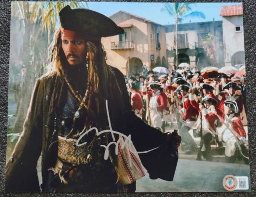 Pirates of the Caribbean - Johnny Depp "Captain Jack Sparrow" - Signed 8x10 Photo - Beckett - No Reserve | Catawiki