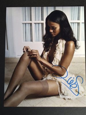 Avatar, Guardians of the Galaxy - Signed by Zoe Saldana, with Letter of Authenticity - Photo, Autograph | Catawiki