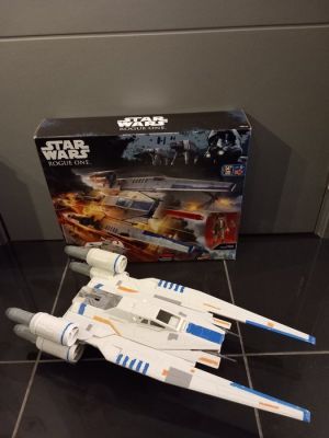 Disney, Hasbro, NERF - Figure - Star Wars Rogue One Rebel U-Wing Fighter & Cassian Andor - Plastic