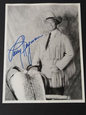 Dallas - Signed by Larry Hagman (+) with Letter of Authenticity - Photo, Autograph | Catawiki