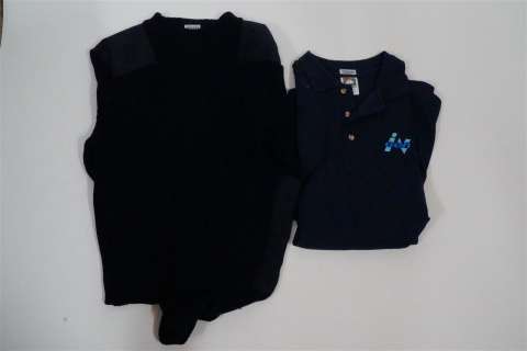 The Lost World: Jurassic Park-Sweater and Polo Shirt | GWS Auctions