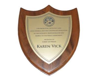 Psych - Lot 1103 - Plaque Shawn Throws at Karen