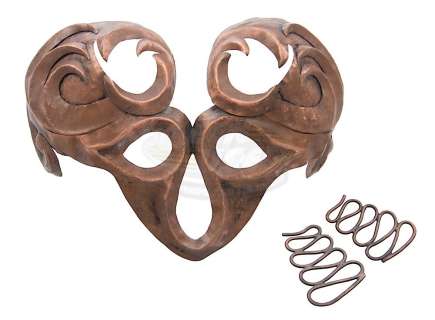 Lot 331 - Xena: Warrior Princess (TV) - Xena‘s Chest Armor & Hooks (Lucy Lawless)