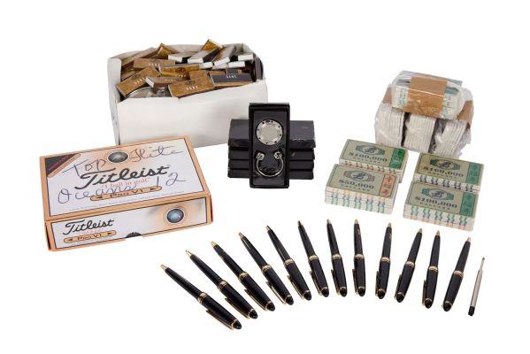 Jerry Weintraub | Lot #52 - “Ocean’s 13” Casino Prop Group | Julien’s