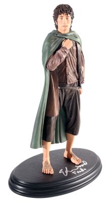 Elijah Wood as Frodo Baggins in The Lord of the Rings: The Fellowship of the Ring (Beckett) Signed Sideshow Scale 1/6 Collectible Statue with Character Name | SWAU