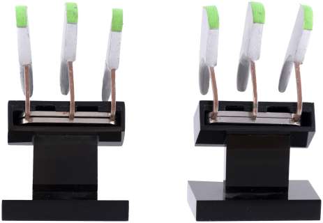 X-MEN ORIGINS: WOLVERINE (20th CENTURY FOX, 2009) - SCREEN-USED WOLVERINE FX ADAMANTIUM CLAWS PROPS. | Hake’s