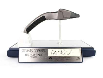 Star Trek: Master Replicas - First Contract Phaser SE 1300 Signature Edition. Master Replicas SE… | Ewbank’s