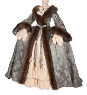 Lot 294 - NORMA SHEARER MARIE ANTOINETTE DRESSING GOWN
