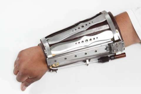 THE CAPE CAIN THROWING KNIFE VAMBRACE | Julien’s