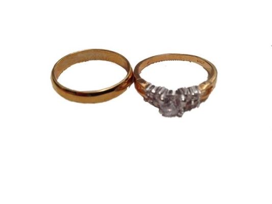 Resident Evil: Retribution Alice (Milla Jovocich) Wedding Rings Movie Props | Premiere Props