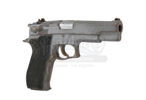 FIGHT CLUB (1999) - Lot 259 - The Narrator‘s (Edward Norton) Stunt "Stolen" Pistol