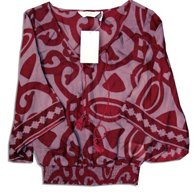 Sofia Vergara’s ’’Guess by Marciano’’ Blouse From ’’Modern Family’’ | Nate Sanders