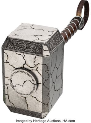 Thor: Love and Thunder (Walt Disney, 2022), Natalie Portman "Mighty Thor" Action Mjölnir Hammer.