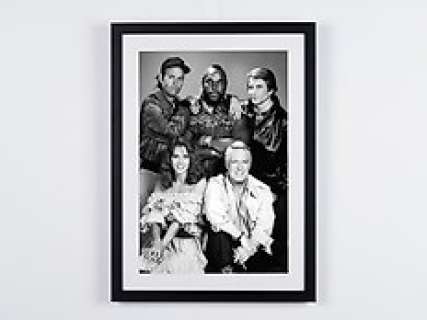 The a-Team - Season 1 Cast - Hannibal, Face, Murdock, B.a & Amy | The A-Team - Season 1 Cast - Hannibal, Face, Murdock, B.A & Amy - Photographie, Luxury Framed 70x50 cm - Limited Edition nr 02/50 - Serial 15646 - Original Certificate (COA), Hologram Logo Editor and QR Code | Catawiki
