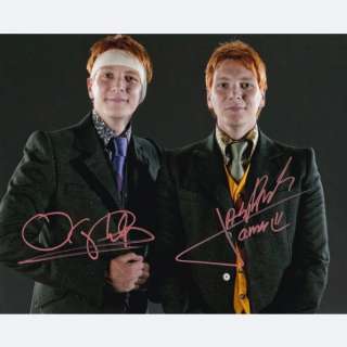 Harry Potter - Signed by James and Oliver Phelps (Fred and George Weasley) | Catawiki
