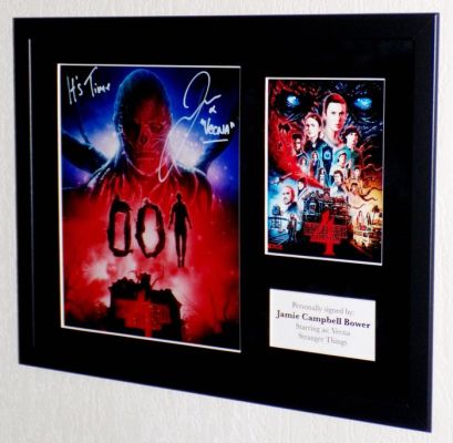 Stranger Things - Jamie Campbell Bower (Vecna), Premium Framed, signed, + COA & Photo signing session | Catawiki