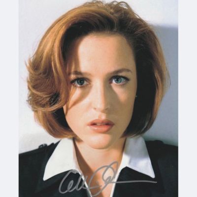 The X Files - Signed by Gillian Anderson (Dana Scully) | Catawiki