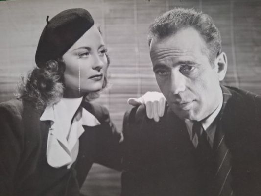 Warner Bros-First National Pictures - Michèle Morgan & Humphrey Bogart, ’Passage To Marseille’, 1944 | Catawiki