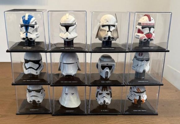 Star Wars - Rara Collezione Completa di 12 Minicaschi Star Wars in Teche di Acrilico | Catawiki