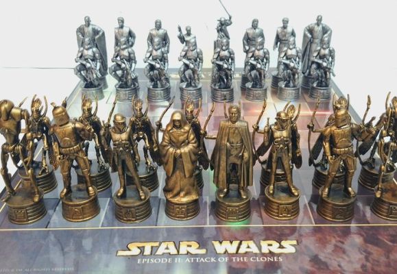 Lucasfilm Ltd. & TM. STAR WARS ATTACK OF THE CLONES - Chess set - Star Wars Attack of the clones - Resin | Catawiki