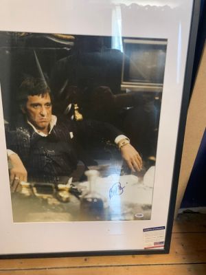 Scarface - Al Pacino (Tony Montana) - Signed 16x20" photo - Framed - PSA/DNA Certificate of Authenticity | Catawiki