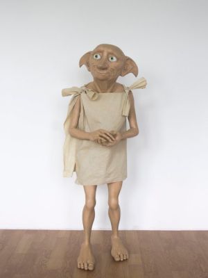 Harry Potter - - Movie prop Full-size hand-painted Dobby figure from Harry Potter, 104 cm | Catawiki