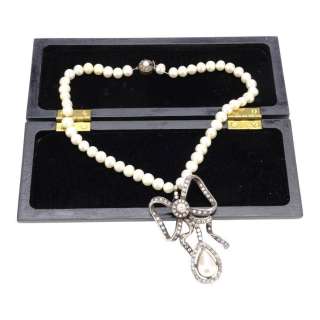 THE LEGEND OF ZORRO (2005) - Lot 1487 - Elena de la Vega‘s (Catherine Zeta-Jones) Necklace and Gift Box
