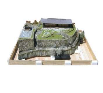 Lot 195 - Ronin Miniature House