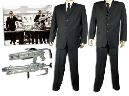 Tommy Lee Jones & Will Smith ‘‘Men in Black II‘‘ Archive -- Their Screen-Worn Suits & Massive Stunt Weapons