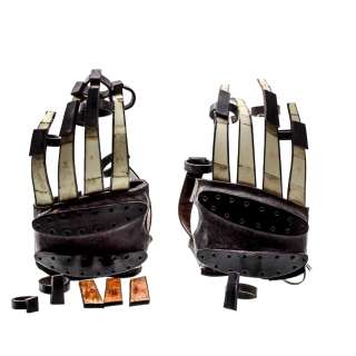 Lot #89 – Johnny Mnemonic (1995) Johnny Mnemonic Keanu Reeves Production Made Virtual Reality Gloves