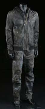 Terminator Genisys - Lot 164 - Kyle Reese‘s (Jai Courtney) Golden Gate Bridge Costume