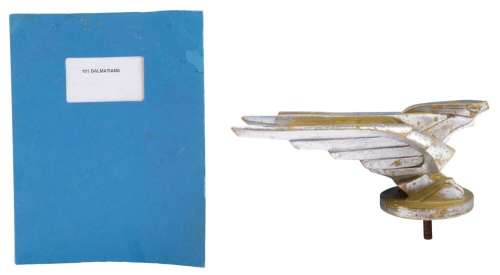 101 DALMATIANS (1996) - Lot #434 : Cruella De Vil‘s (Glenn Close) Hood Ornament and Script