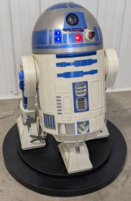 Lot 3269 - Life Size Star Wars R2-D2 Astromech Droid Animated Prop | misc / divers