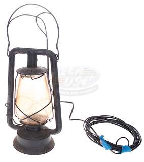 Lot 145 - Banshee (TV) - Kai Proctor‘s Prayer Room Lamp (Ulrich Thomsen) - 19583