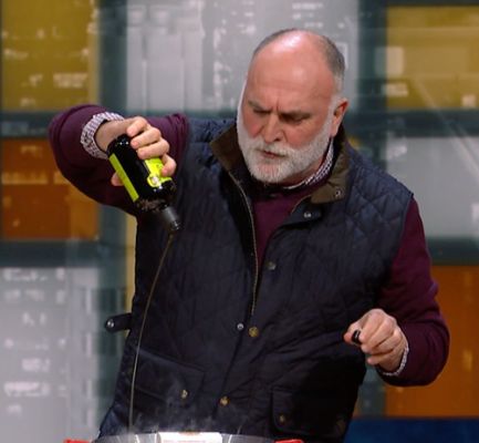 PERSONAL VIDEO CALL - LET CHEF JOSÉ ANDRÉS COME TO THE RESCUE (DINNER EDITION)