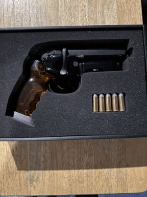 Blade Runner 2049 Replica of Deckard’s Blaster