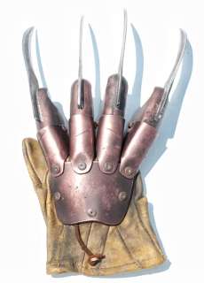 Lot 88 - Freddy vs. Jason (2003) - Freddy‘s Production Glove (Kydex Version)
