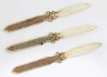 Assassin’s Creed Aguilar’s (Michael Fassbender) Screen Worn Throwing Darts Movie Prop - 2016 | SWAU