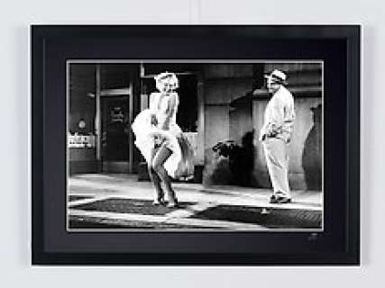 The Seven Year Itch 1955 - Marilyn Monroe y Tom Ewell - Fine Art Photography - Luxury Wooden Framed 70X50 cm - Limited Edition Nr 05 of 30 - Serial ID 30168 - - Original Certificate (COA), Hologram Logo Editor and QR Code | Catawiki