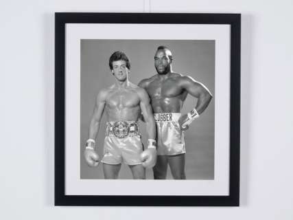 Rocky III (1982) - Sylvester Stallone (Rocky Balboa) & Mr. T (Clubber Lang) - Fine Art Photography - Luxury Wooden Framed 70X50 cm - Limited Edition Nr 04 of 30 - Serial ID 16355 - Original Certificate (COA), Hologram Logo Editor and QR Code | Catawiki