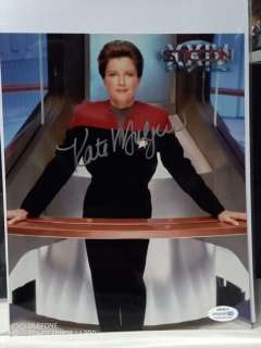 Star Trek Voyager - Signed in person by Kate Mulgrew (+) " Capt. Jeneway "Starcon Italy, 2005 with double COA - Autograph , photo | Catawiki